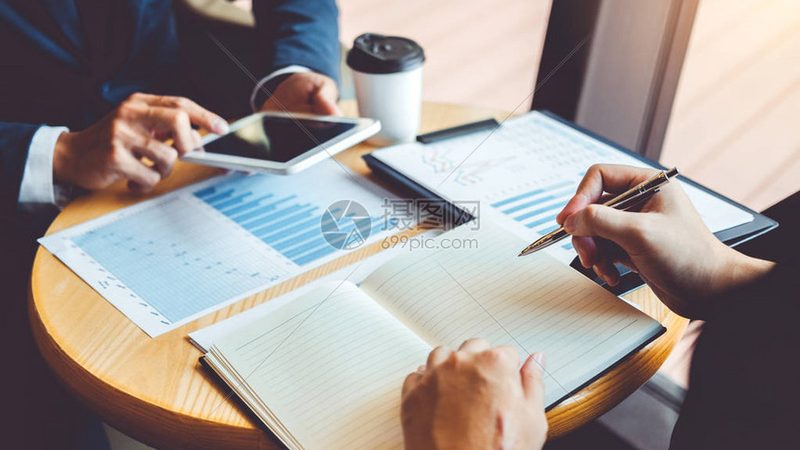 数字化转型的深水区：成都企业如何避免战略咨询“纸上谈兵